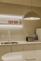 카페 감성의 미니멀 오피스 라운지 키친